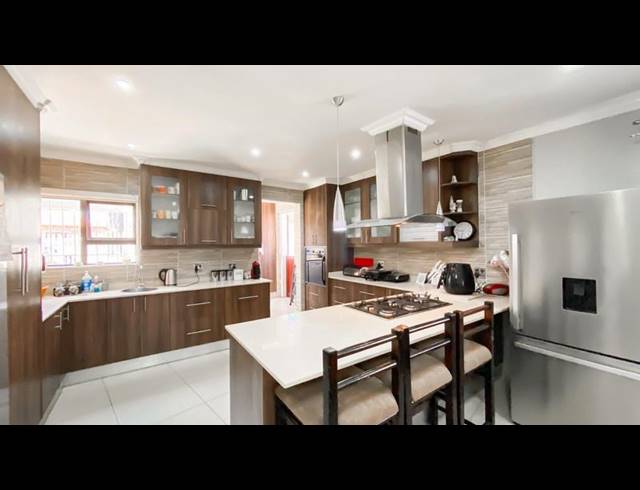 4 BEDROOM HOUSE FOR SALE IN ELANDSPARK